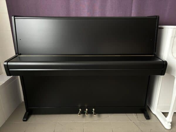 Černé piano Weinbach, české piano 008PC