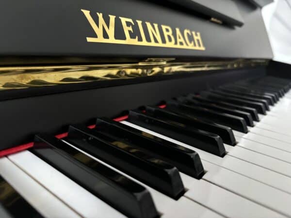 Černé piano Weinbach, české piano 008PC