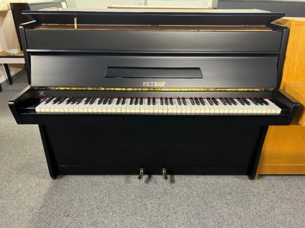Petrof Harmonie, černé piano Petrof 103PC