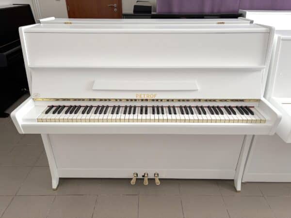 Petrof K114, bílé piano Petrof 006PB