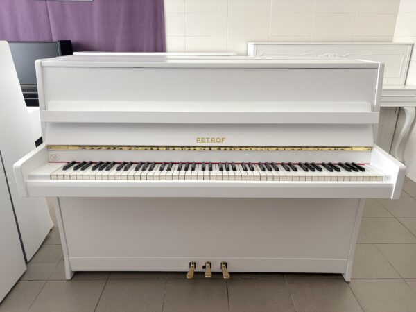 Bílé piano Petrof, bazar pian a klavírů v Plzni 002PB