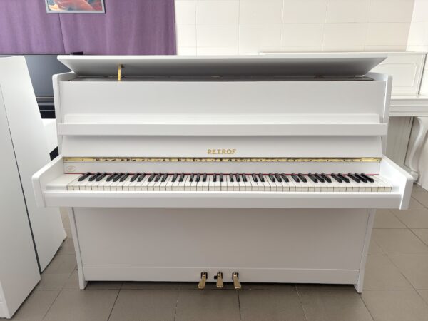 Bílé piano Petrof, bazar pian a klavírů v Plzni 002PB