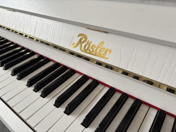 Bílé piano Rösler/Petrof, prodej pian Plzeň 007PB