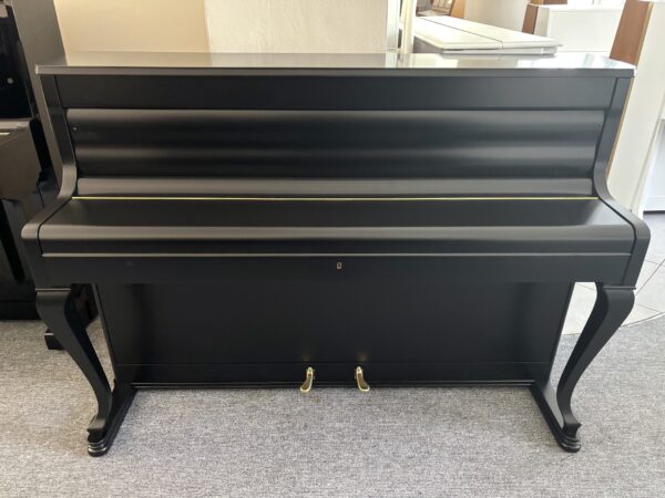 Černé piano demimchippendale, piano s nohami, české pianino Weinbach 003PC