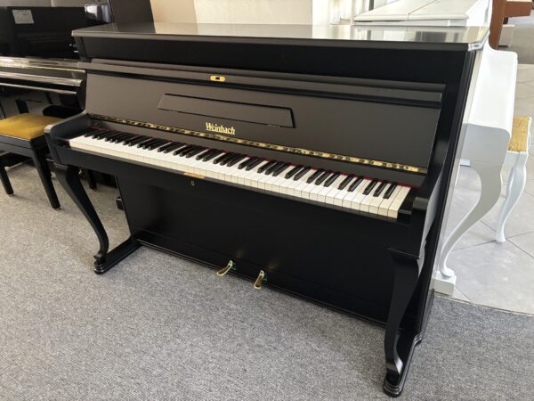 Černé piano demimchippendale, piano s nohami, české pianino Weinbach 003PC