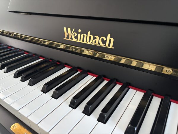 Černé piano demimchippendale, piano s nohami, české pianino Weinbach 003PC