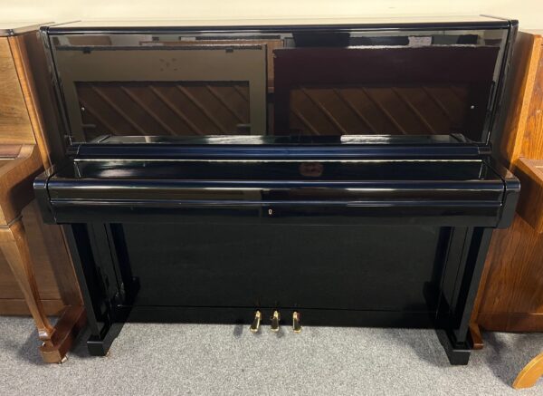 Rösler (Petrof), černé lesklé piano, prodej piana klavírů 106PC