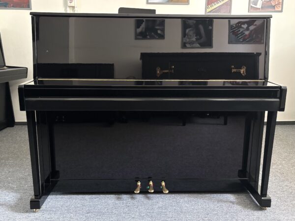 Černé piano Scholze, české piano, vysoký lesk 010PC