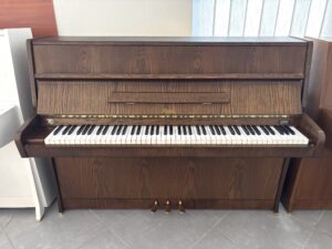 Piano s kresbou dřeva, české piano Rösler, 3 pedály (moderátor), piano pro začátečníky 014PH