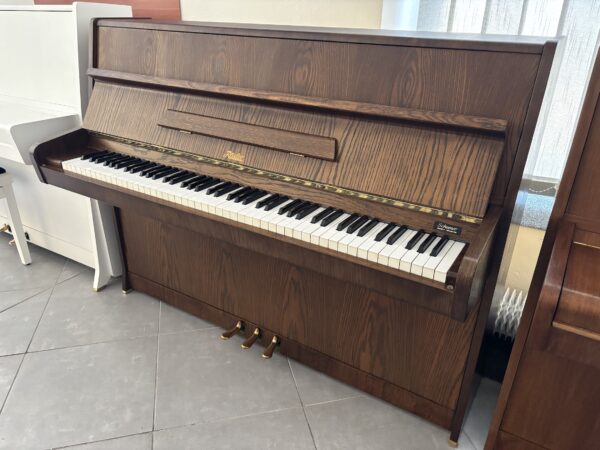 Piano s kresbou dřeva, české piano Rösler, 3 pedály (moderátor), piano pro začátečníky 014PH