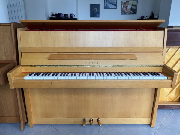 Světlé piano Bohemia, české piano Klug & Sperl 008PH