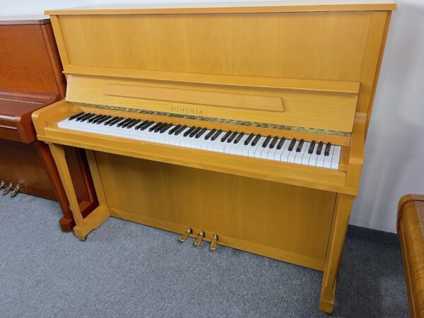 Polokoncertní piano Bohemia, české světlé piano - klavíry Karlovy Vary 102PH