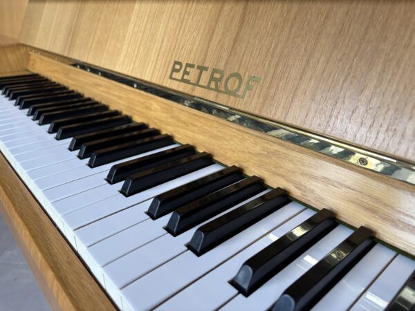 Piano Petrof bazar pian Plzeň 004PH