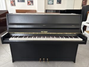 Černé piano Petrof, prodej klavírů plzeň 008PC