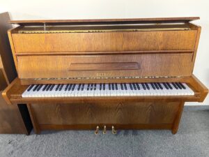 Piano Petrof bazar Karlovy Vary 102PH