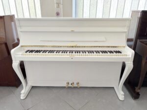 Petrof piano bílé s nohami 001PB