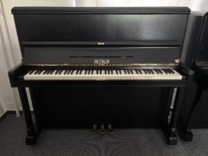 Polokoncertní piano Petrof, repasované piano Petrof 005PC