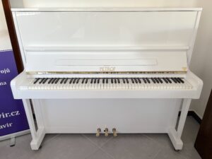 Bílé lesklé piano Petrof, klavír bílý lesk v Plzni 006PB