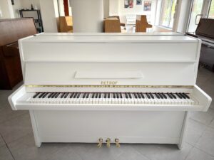 Bílý klavír Petrof, prodám bílé piano Petrof 012PB