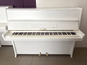 Bílý Petrof K114 Klasik - bazar pian 015PB