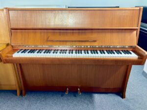 Použité piano Petrof - hnědý klavír 122PH