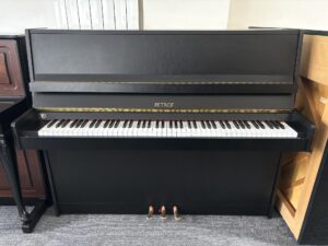 Černé piano Petrof, zánovní pianino - použitý klavír 012PC