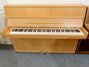 Hellas 124PH - levné piano Karlovy Vary